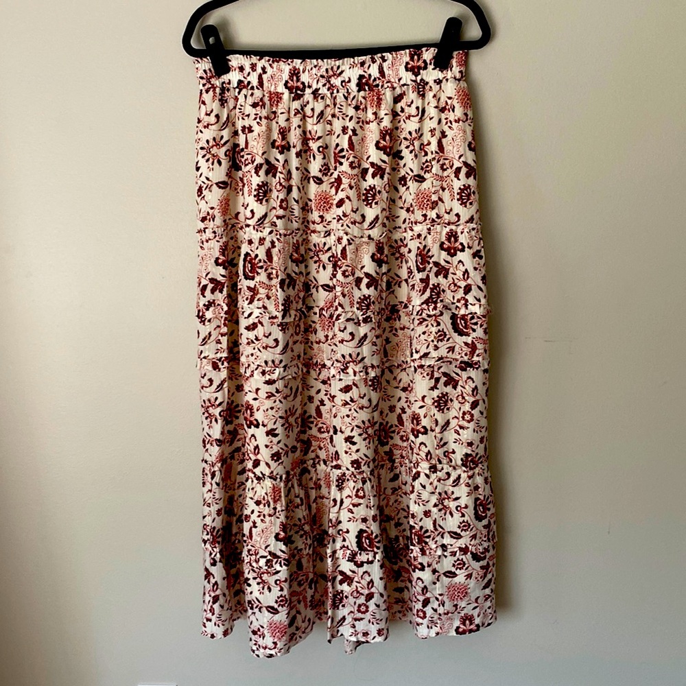 Beautiful flowy tiered midi skirt